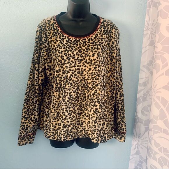 PJ Essentials Cheetah Print Fleece Pullover Top Size Large - Picture 1 of 8